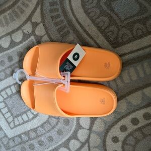 Wild fable Robbie Slide sandals size 9 Orange